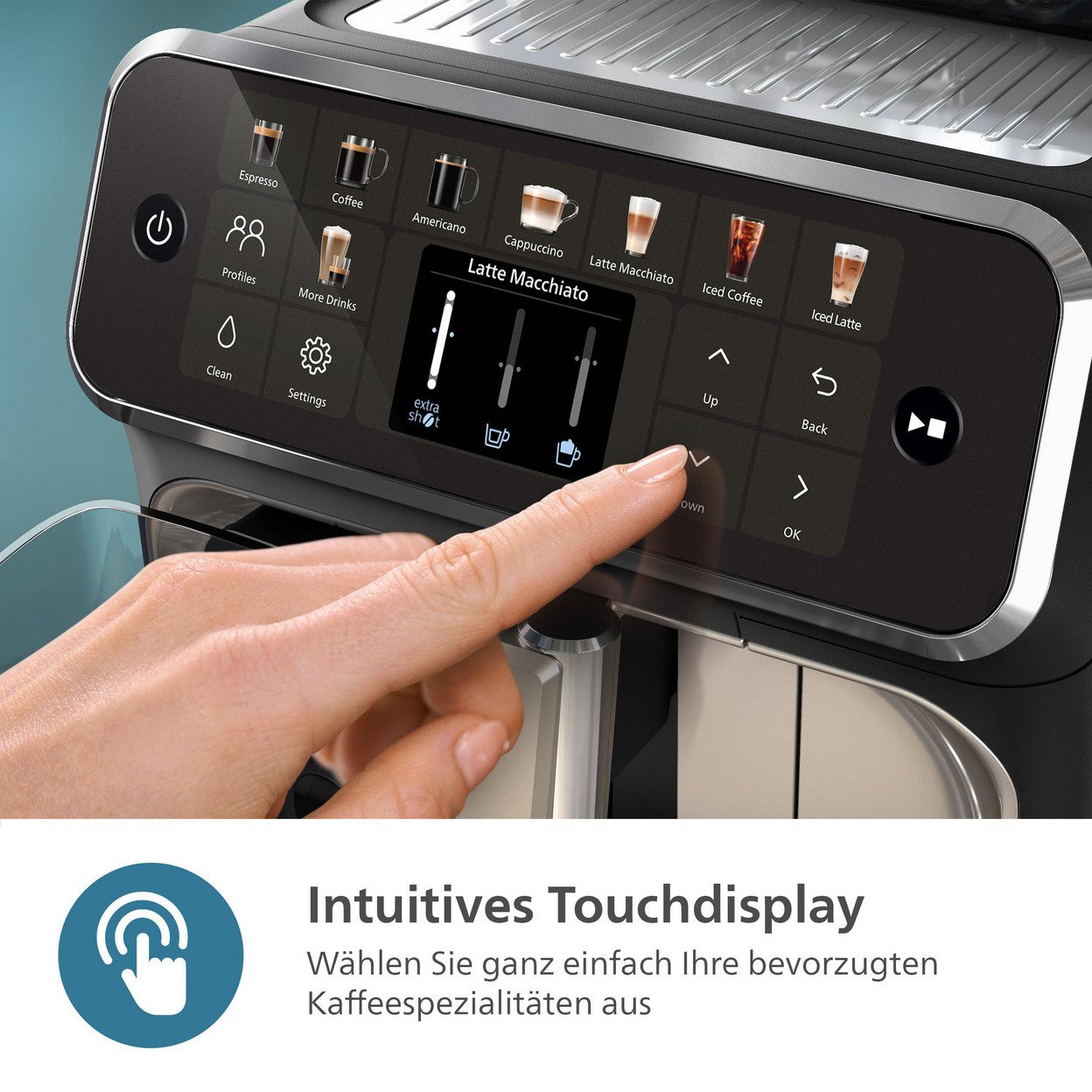 Kaffeemaschine mit Touchscreen-Oberfläche. Eine Hand drückt eine Taste. Verschiedene Getränkeoptionen sichtbar.